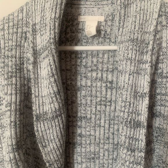 H&M BASIC Small Sweater - Picture 5 of 8